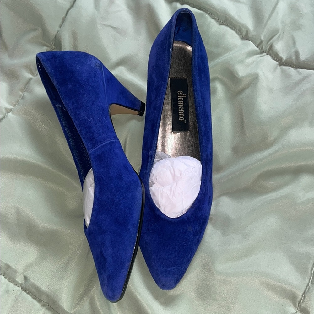 Vintage Suede Blue Pumps